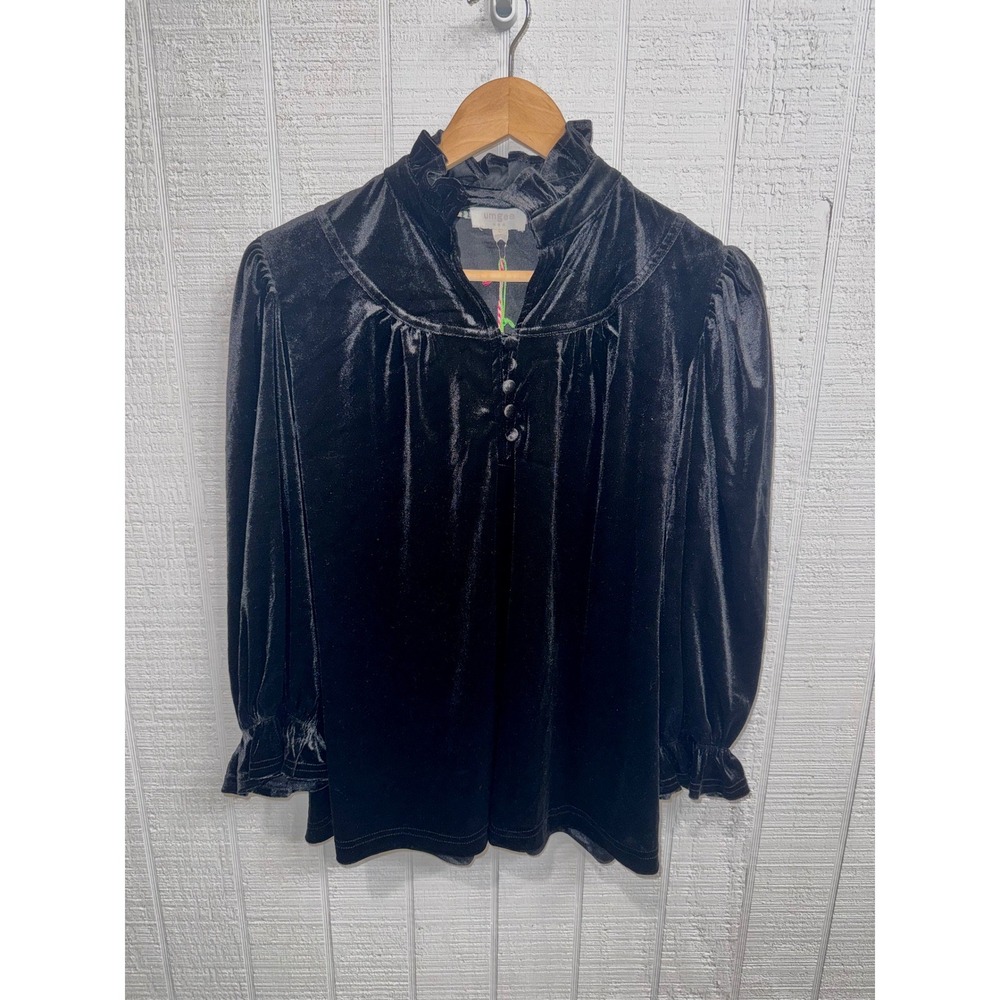 Umgee Velvet Blouse Women Black Ruffle Mock Neck Smocked Cuff NWT Large